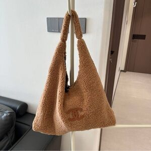 Chic Tan Shearling Tote Bag